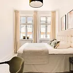 Sanders City - Nimble One-Bedroom Apartment In The Lovely Capital